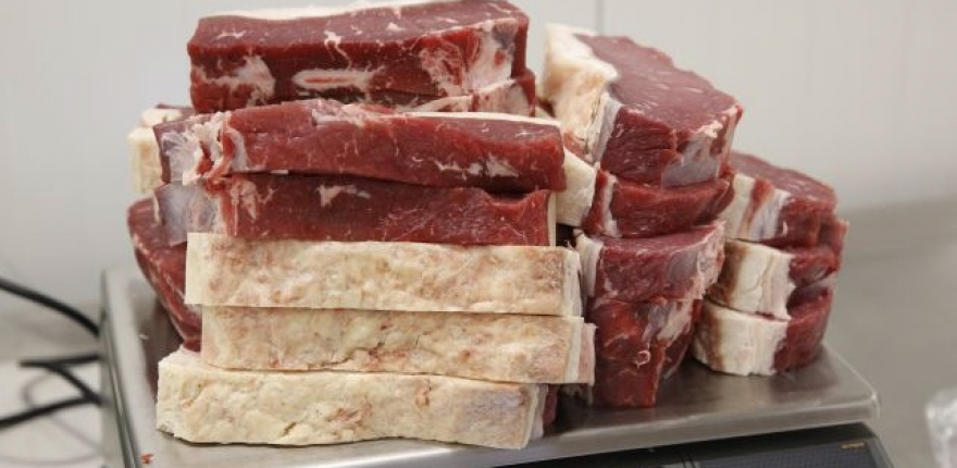 Steak, mäso či slanina po novom už len z mäsa!