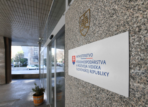 Mimoriadne núdzové opatrenia na zvýšenie biologickej bezpečnosti chovov (SLAK)